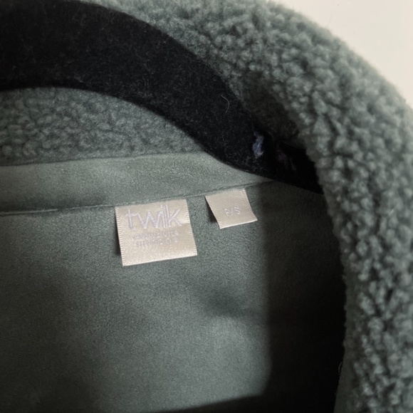 NWT Green Sherpa Shacket/ Jacket - Picture 2 of 3